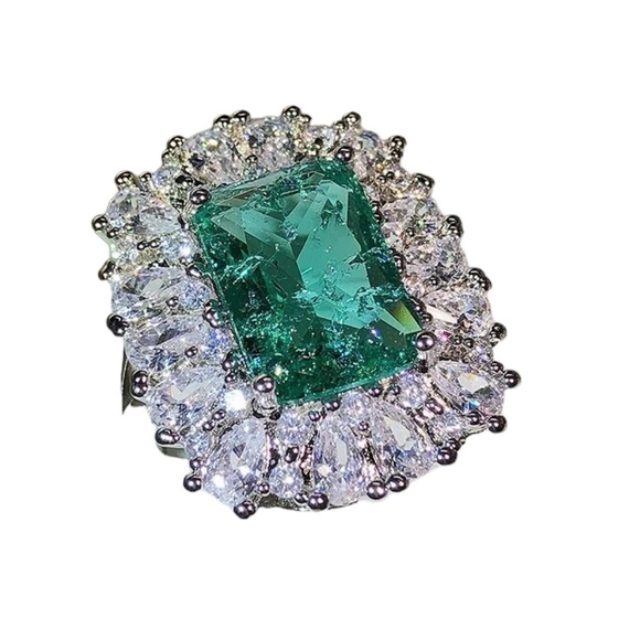 Green Pariba Statement Ring - Picture 1 of 8